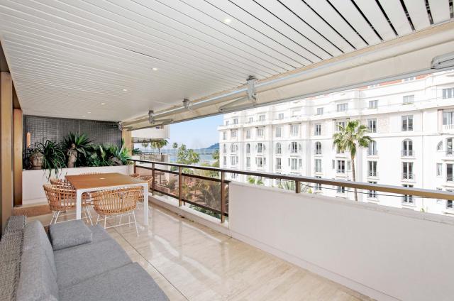 Location appartement Régates Royales de Cannes 2024 J -142 - Details - Gray 5F3